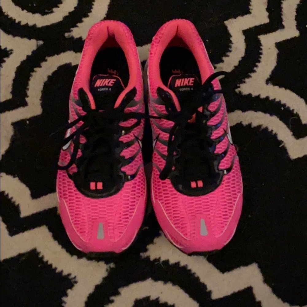 Women’s Nike Maxair torch 4.  size 8 NEVER WORN